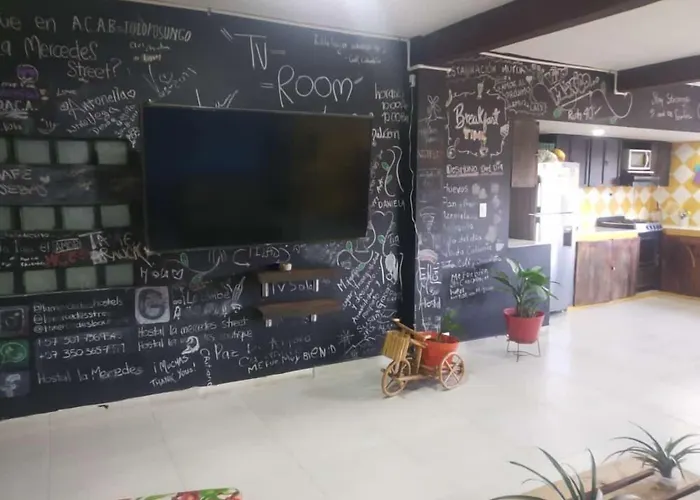 La Mercedes StreetHostal